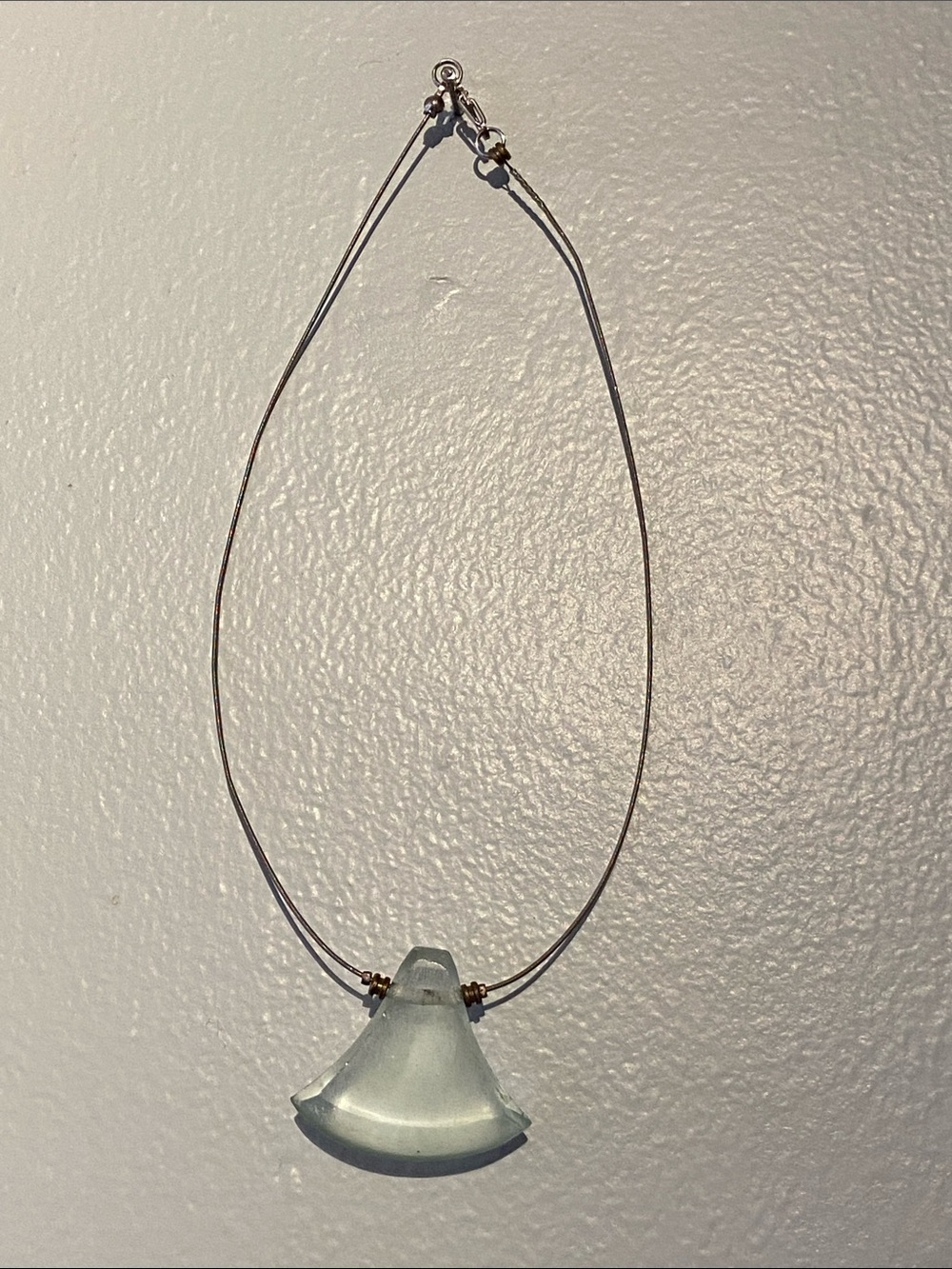 Vintage 199os Sea glass pendant light blue on wire necklace. EUC